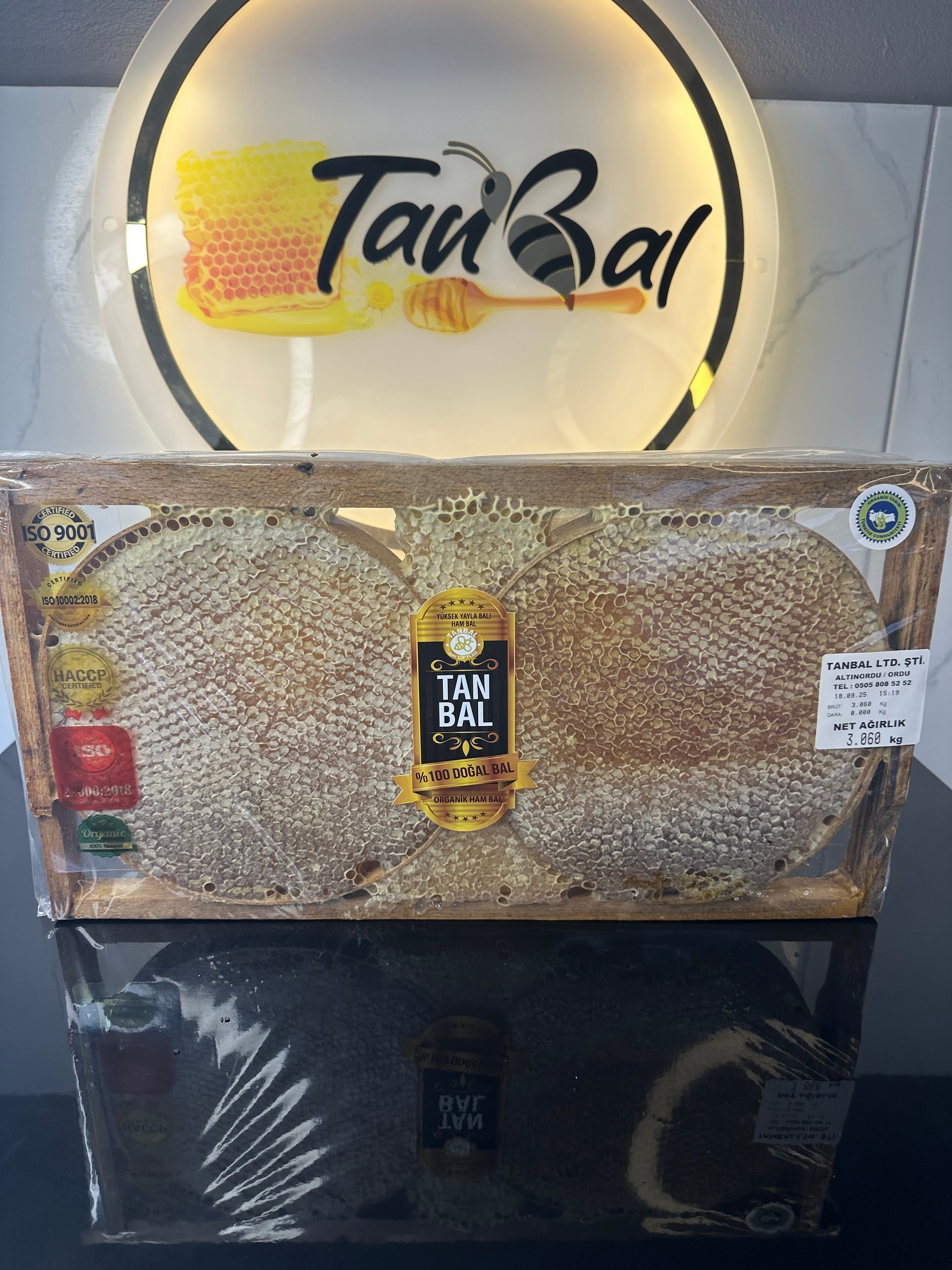 Tanbal Organik Karakovan Çerçeve Balı %100 Mumsuz