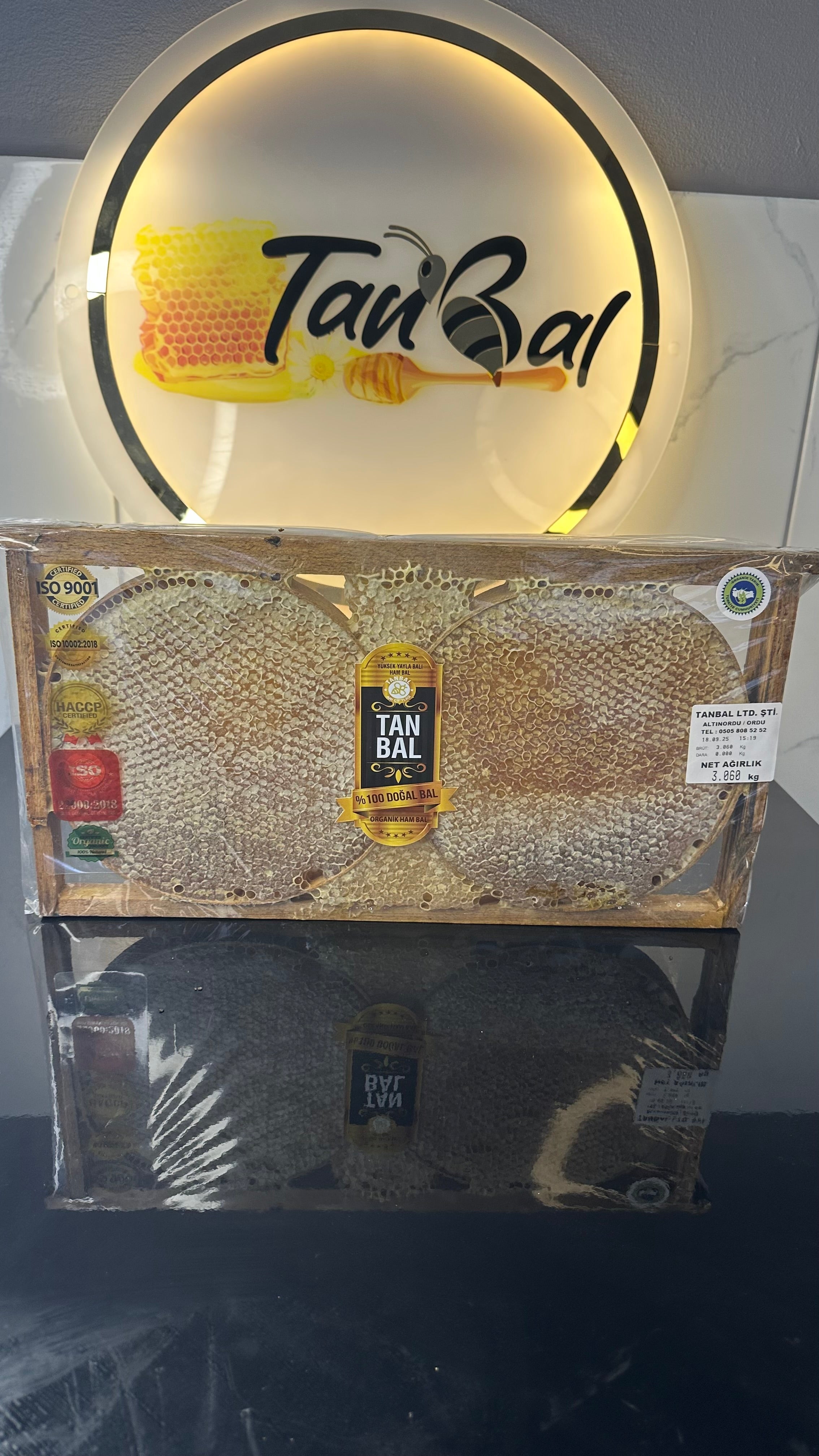 Tanbal Organik Karakovan Çerçeve Balı %100 Mumsuz
