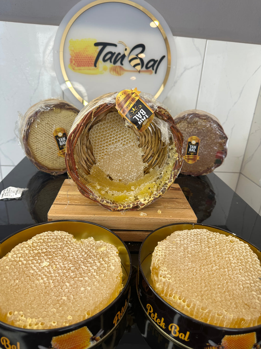 Tanbal Karakovan Sepet Balı (1.3kg)