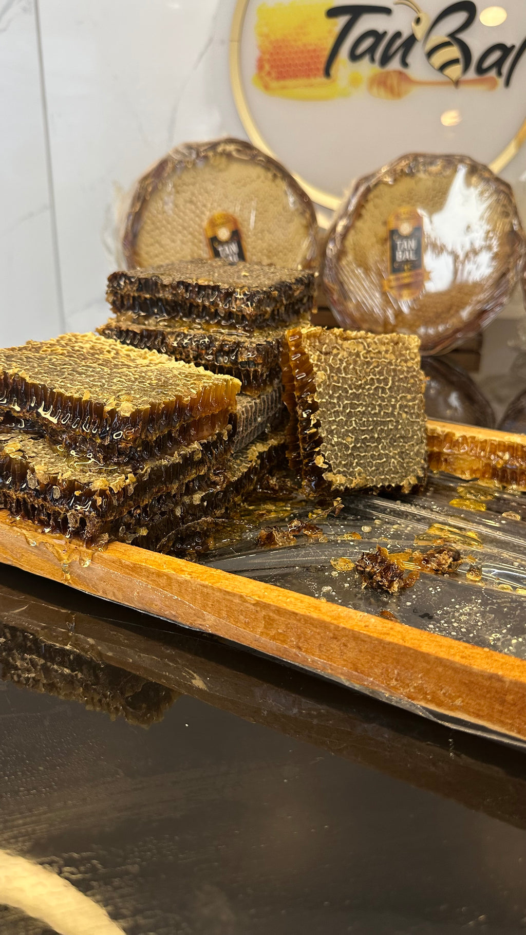 Tanbal Siyah Seri Yoğun Polenli Petek Bal