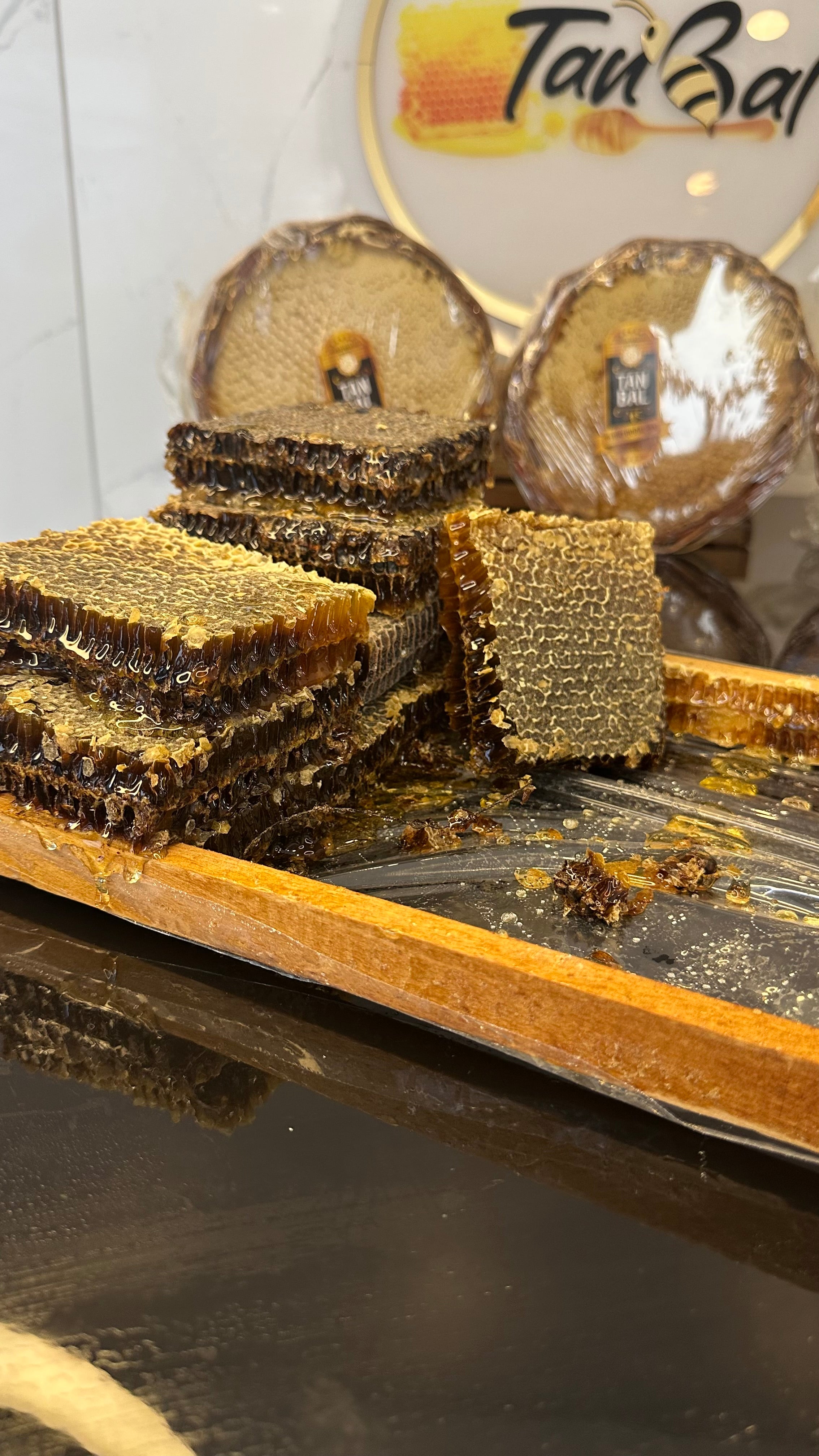 Tanbal Siyah Seri Yoğun Polenli Petek Bal