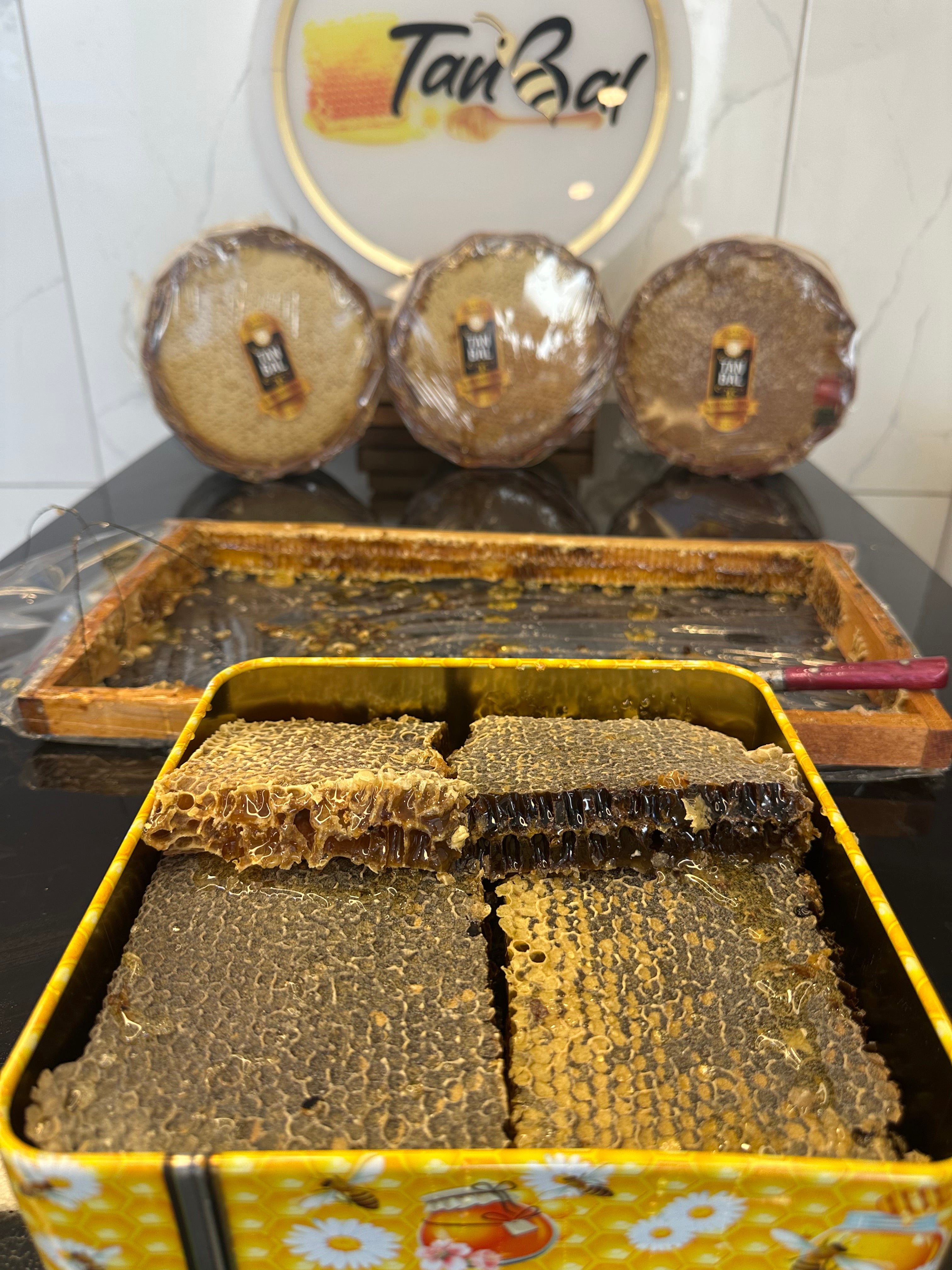 Tanbal Siyah Seri Yoğun Polenli Petek Bal