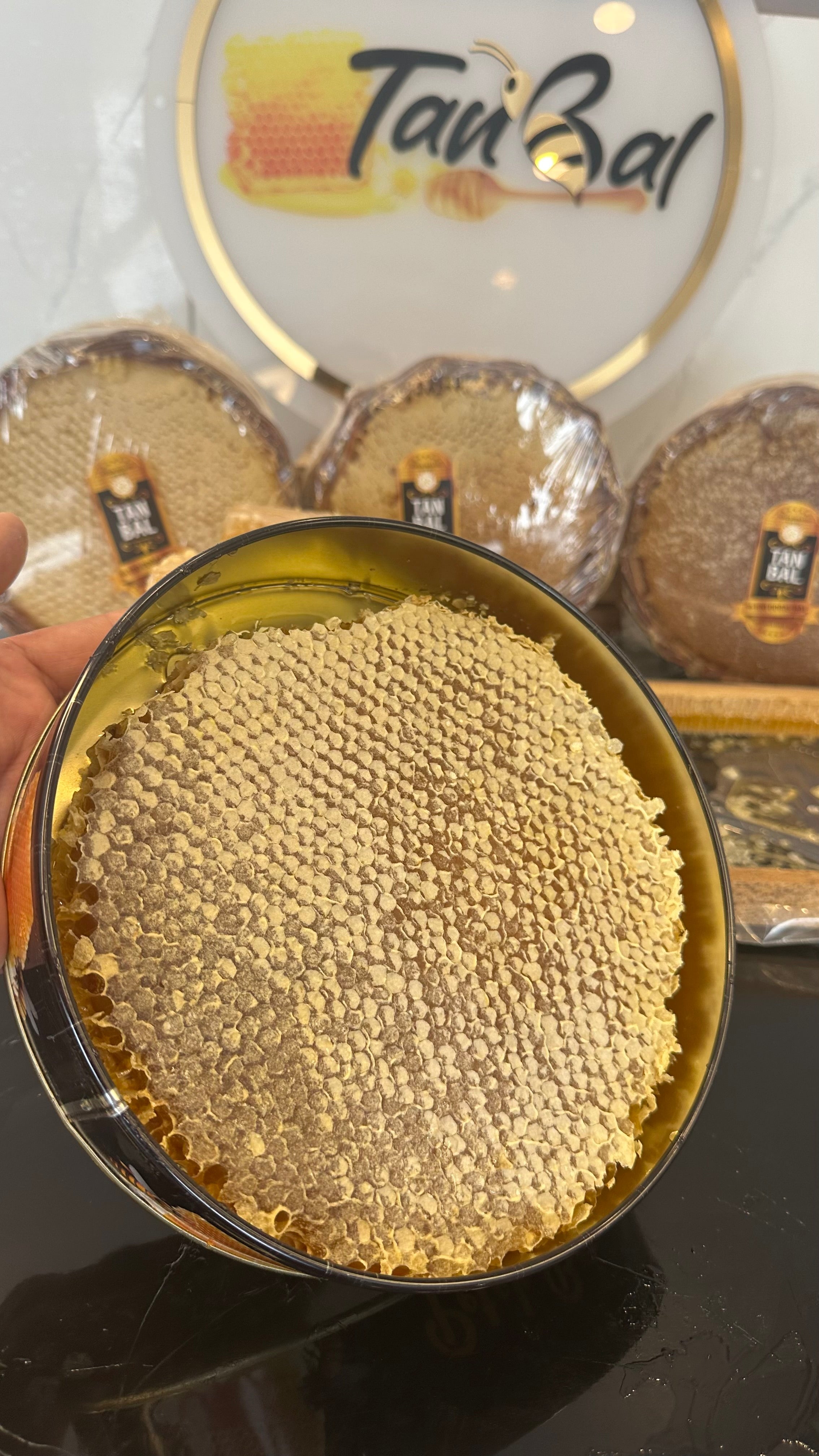 Tanbal Karakovan Sepet Balı (1.3kg)