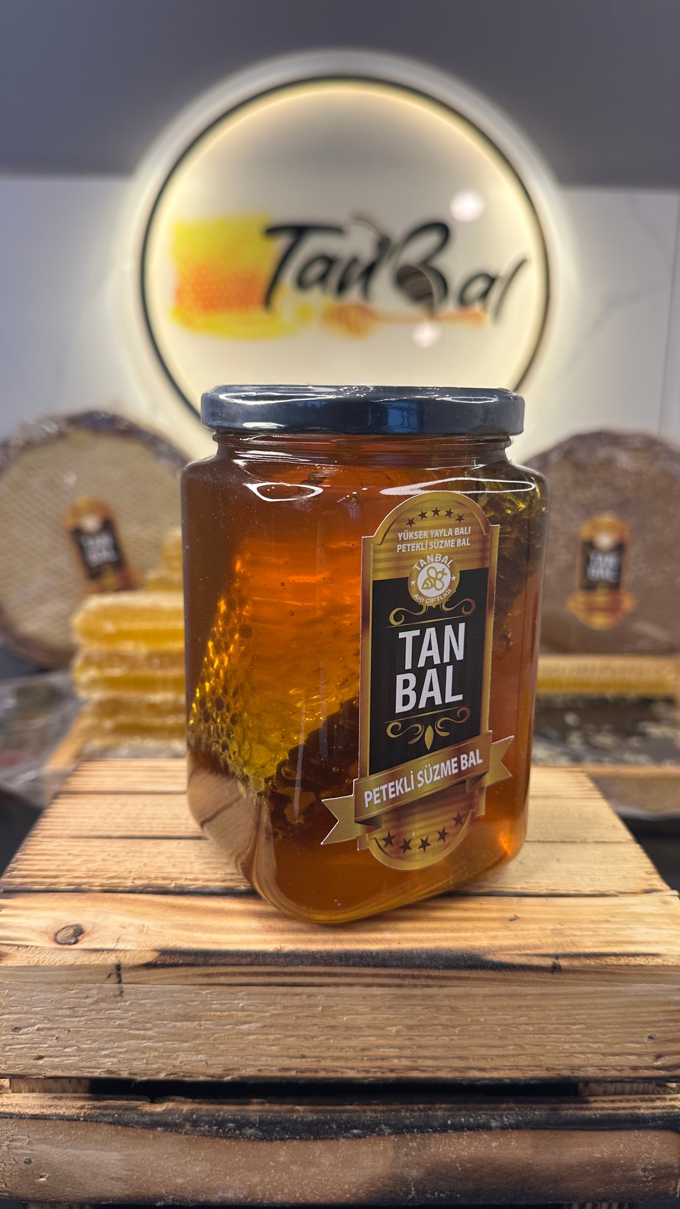 Tanbal Petekli Süzme Bal 1 KG Cam Kavanoz