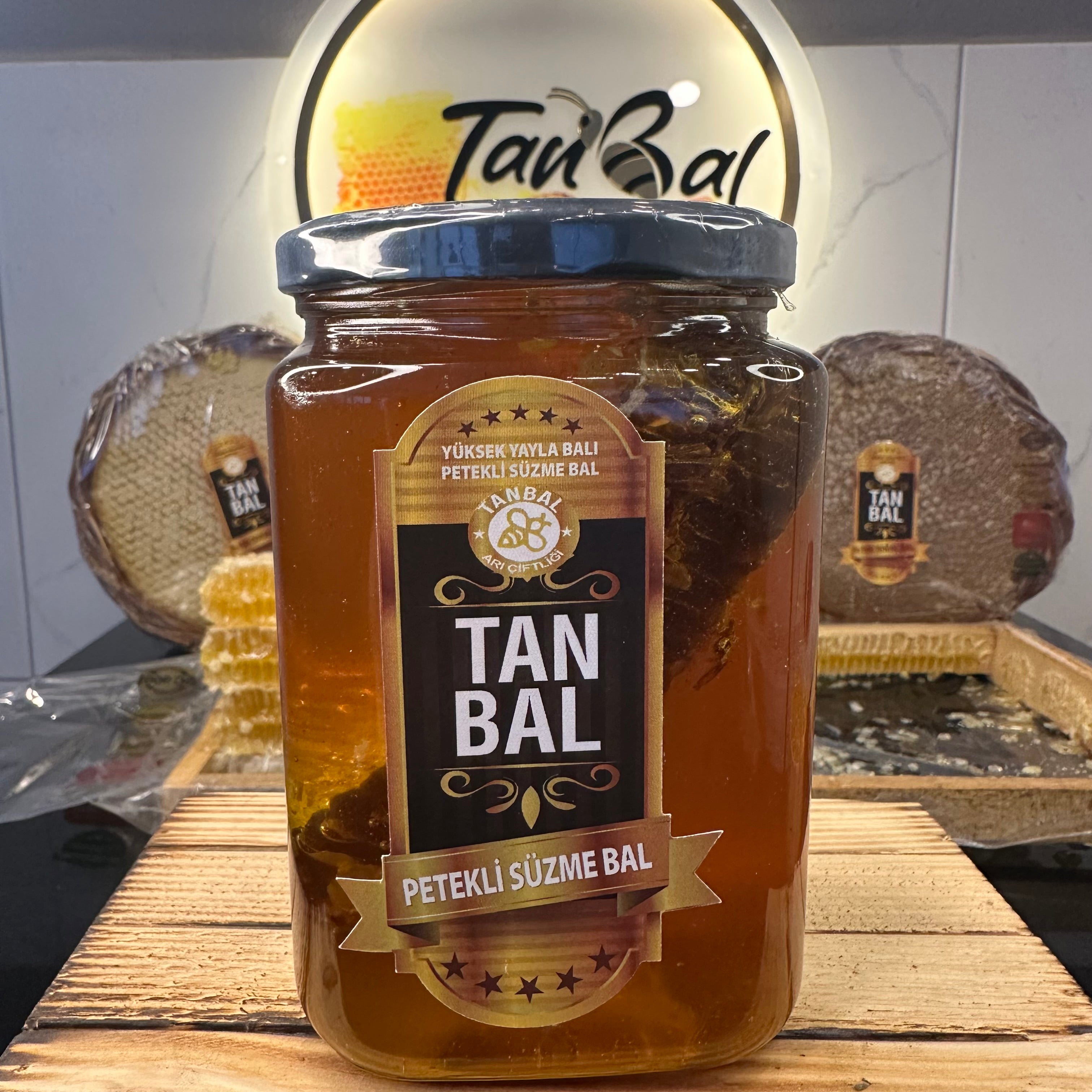 Tanbal Petekli Süzme Bal 1 KG Cam Kavanoz