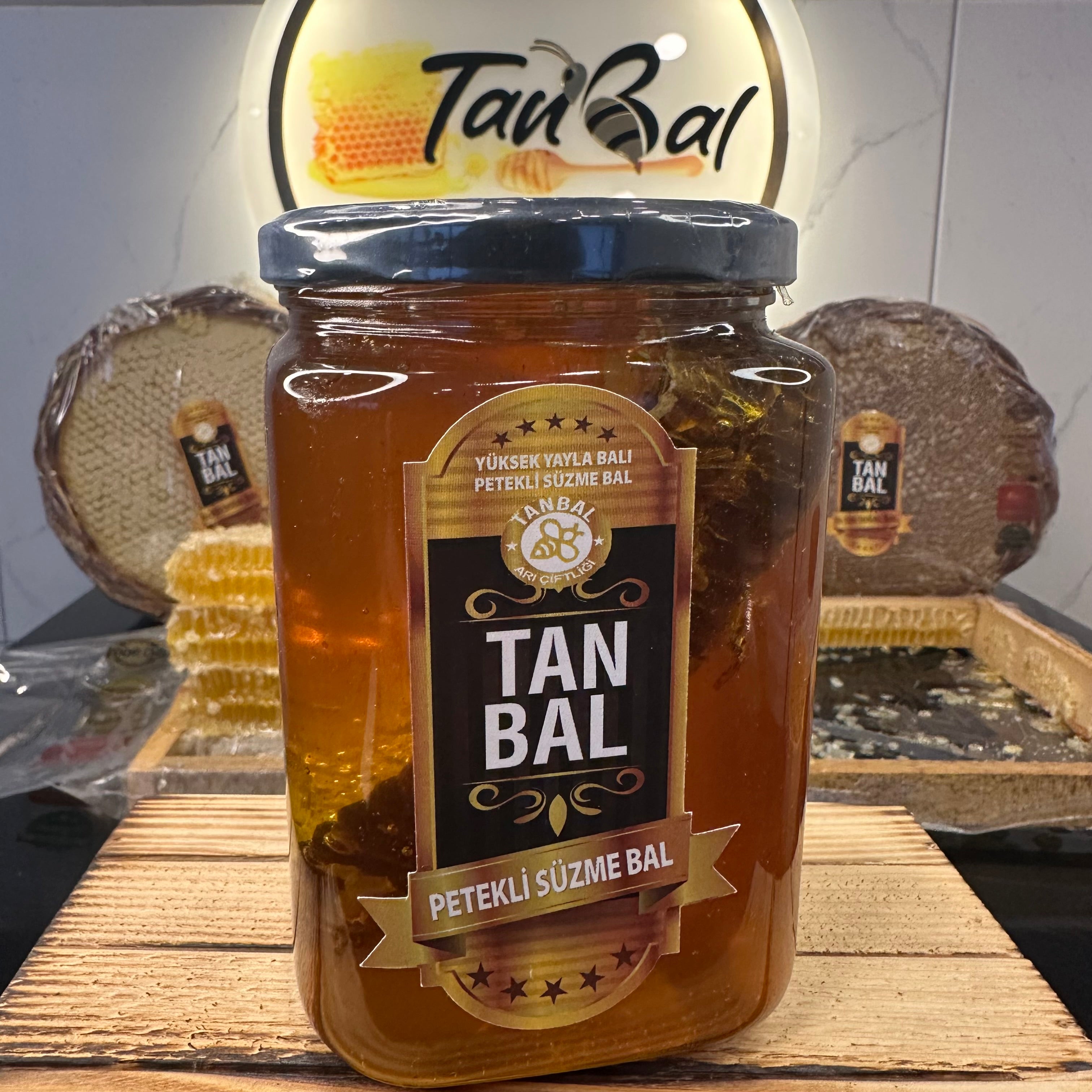 Tanbal Petekli Süzme Bal 1 KG Cam Kavanoz