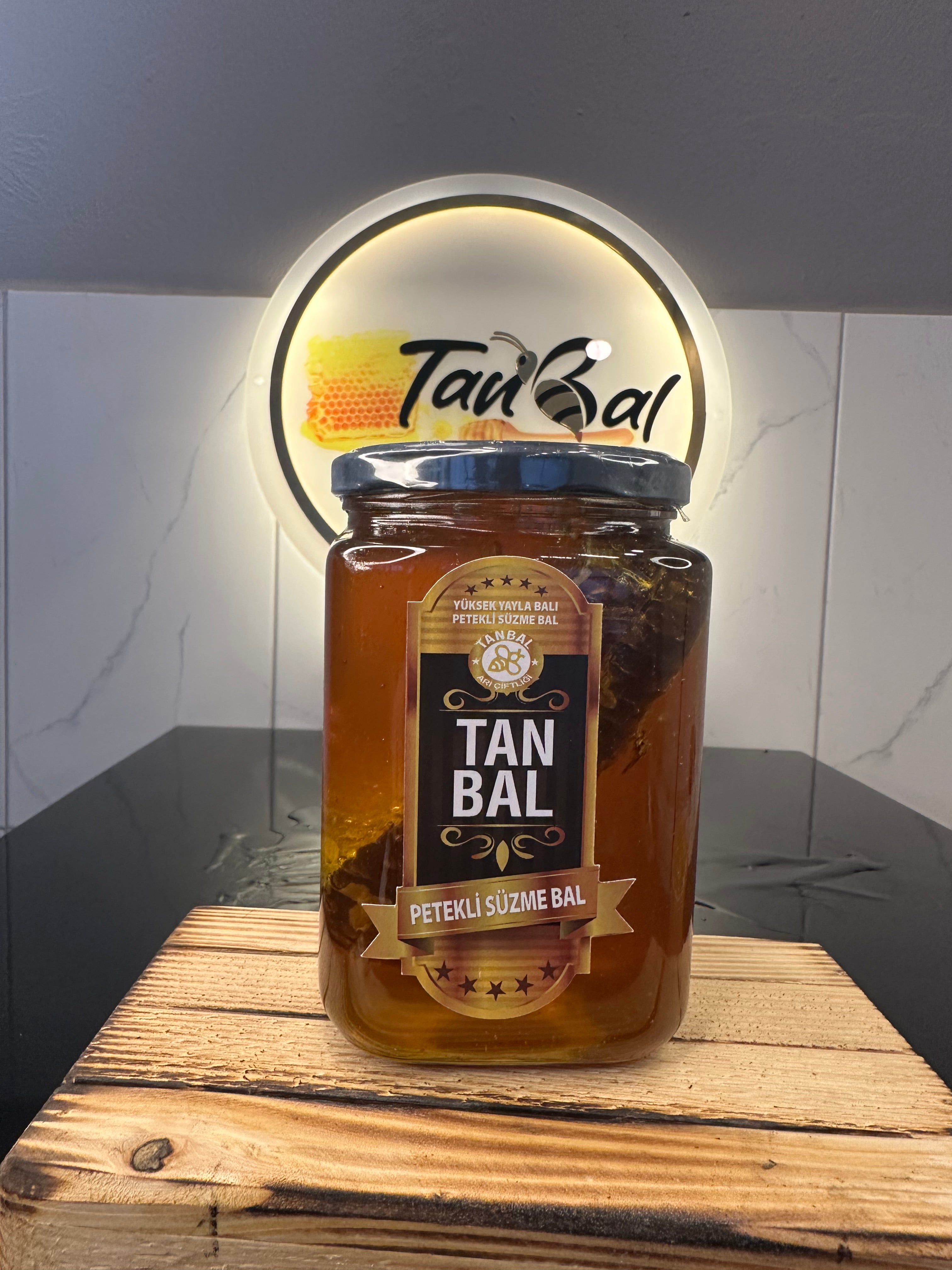 Tanbal Petekli Süzme Bal 1 KG Cam Kavanoz