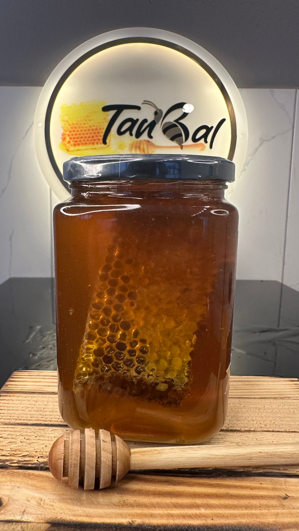 Tanbal Petekli Süzme Bal 1 KG Cam Kavanoz