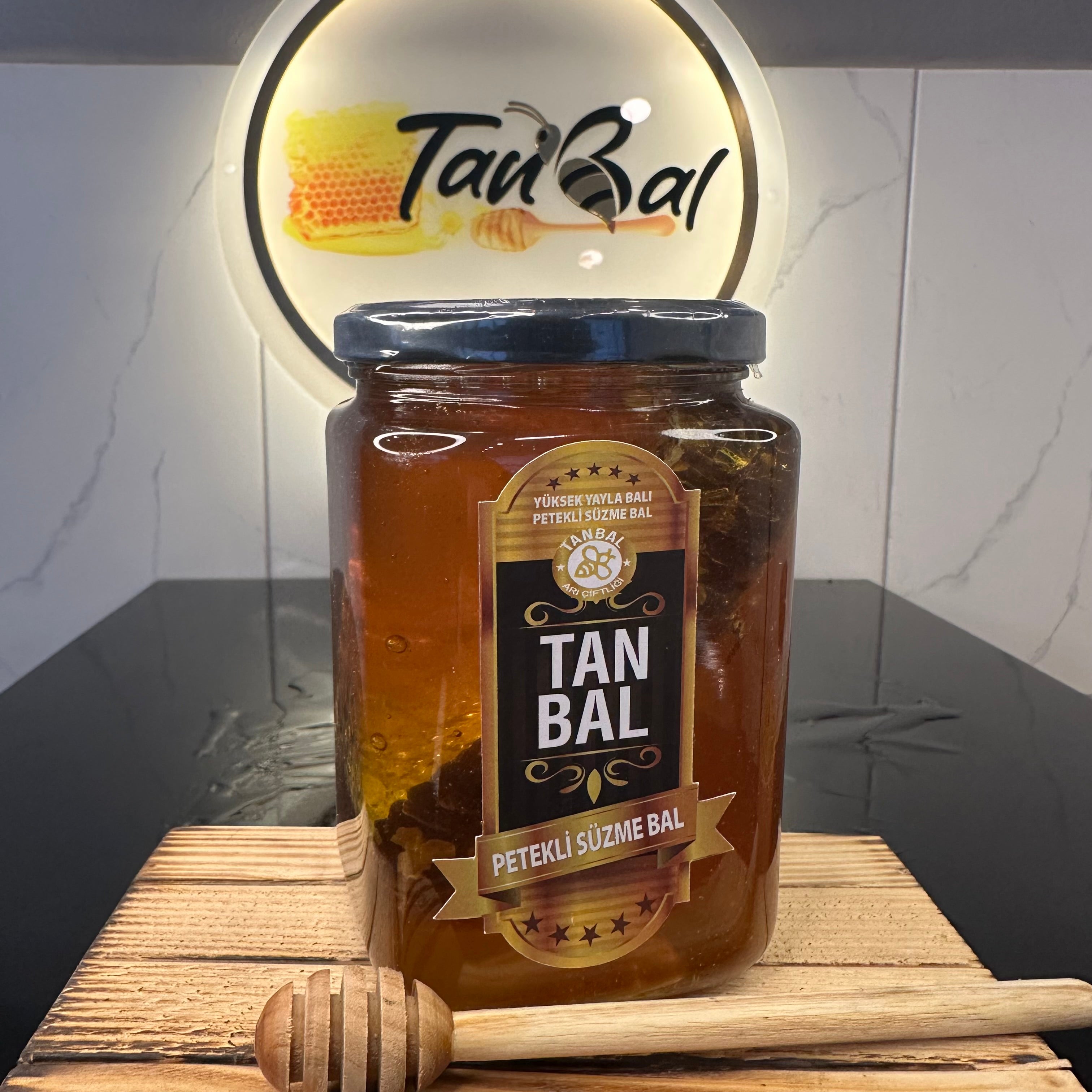Tanbal Petekli Süzme Bal 1 KG Cam Kavanoz