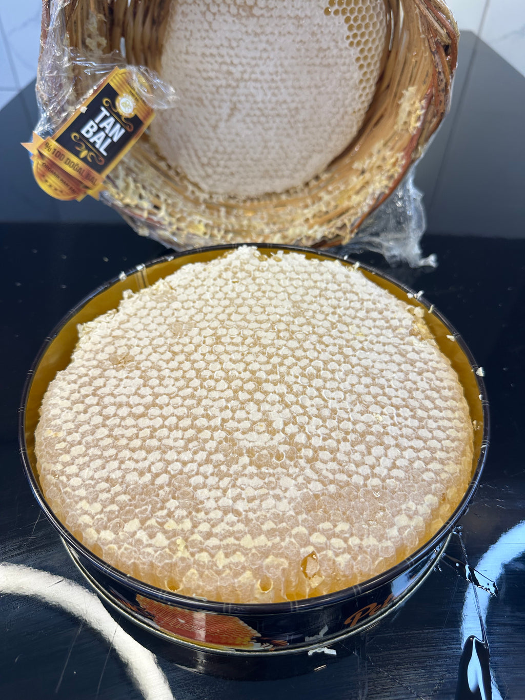 Tanbal Karakovan Sepet Balı (1.3kg)