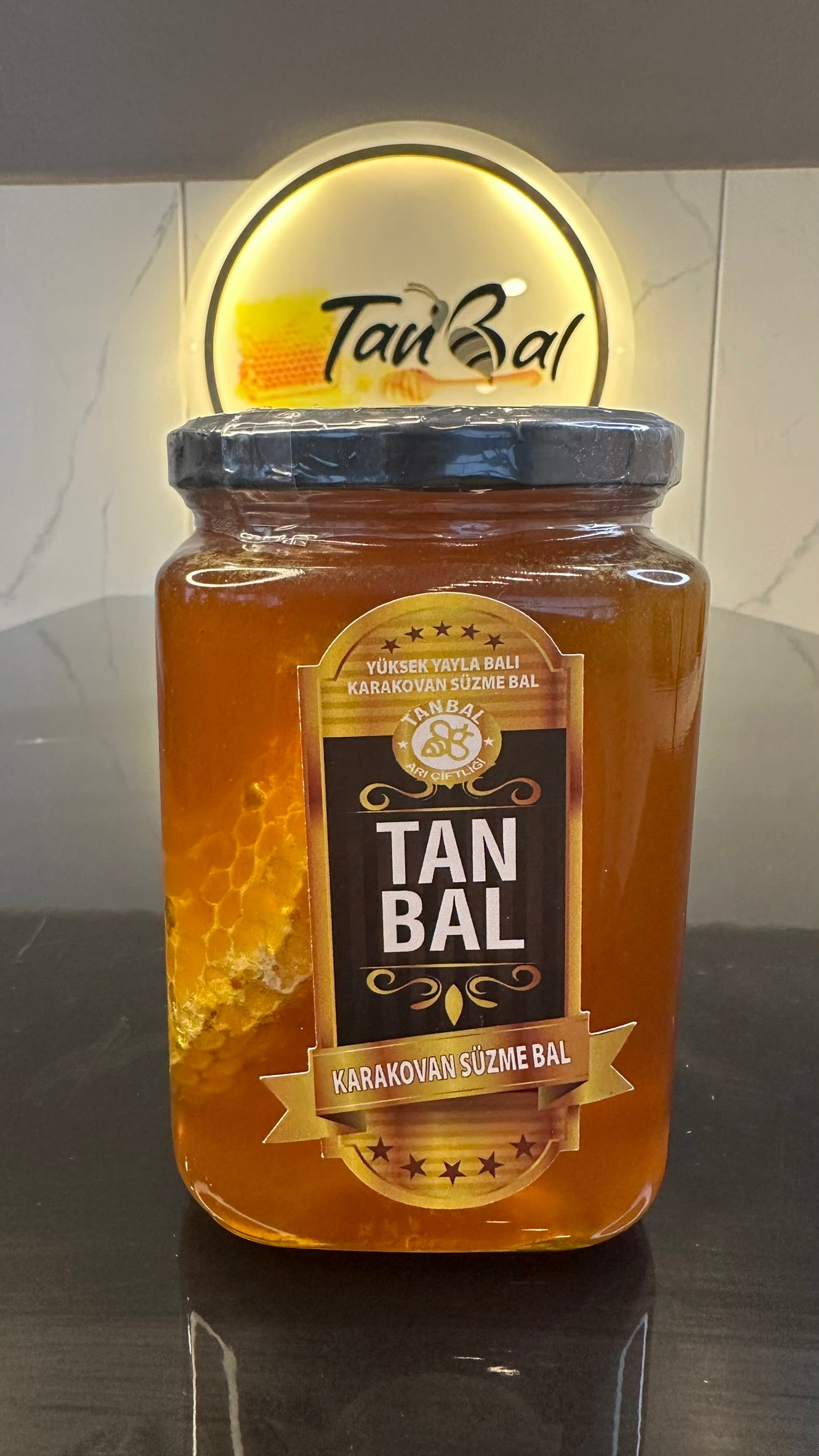 Tanbal Premium Karakovan Süzme Bal (1 KG)
