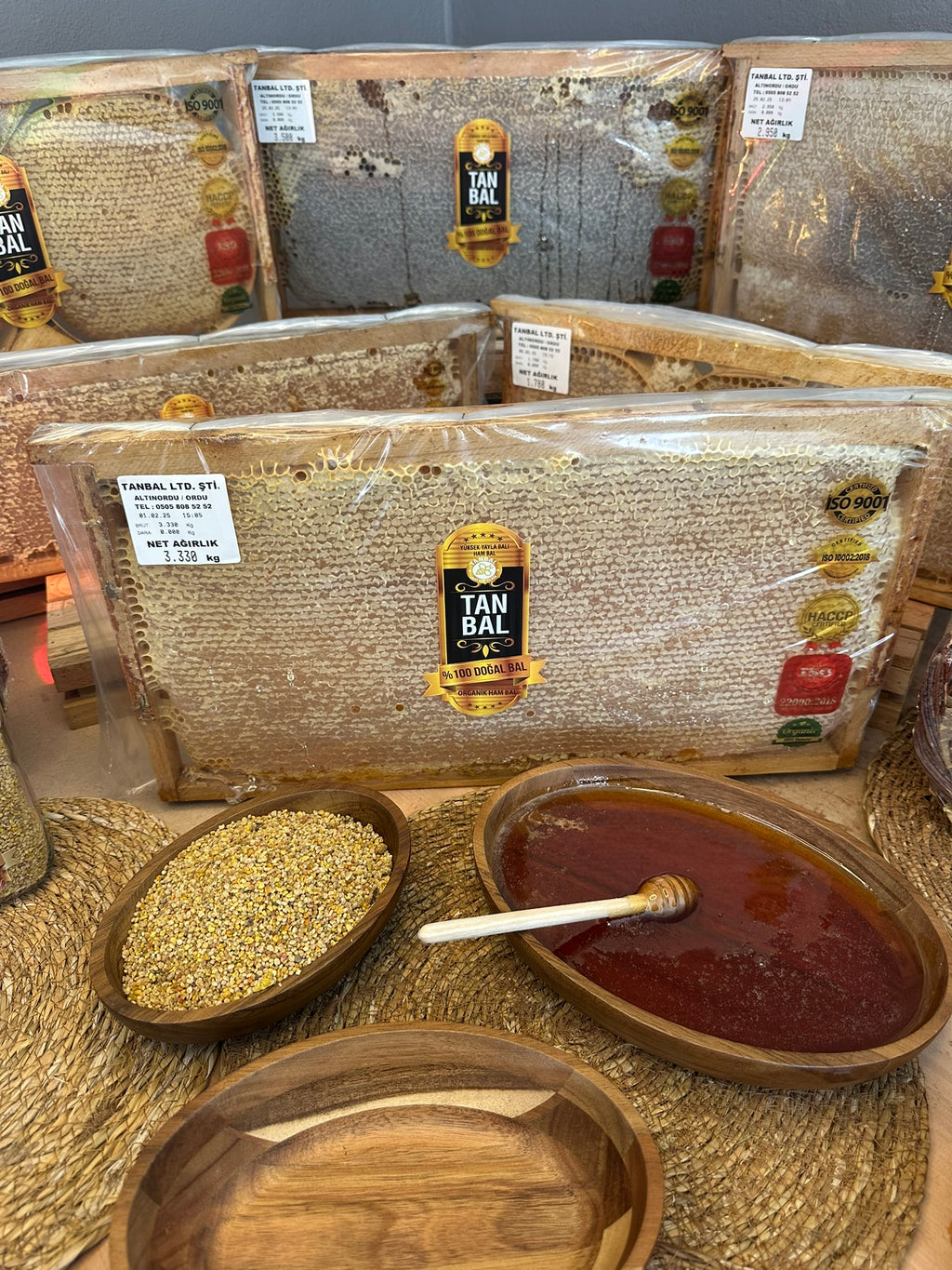 Organik Petekli Bal Sarı Renk Az Polenli Gurme Lezzet 2.6kg