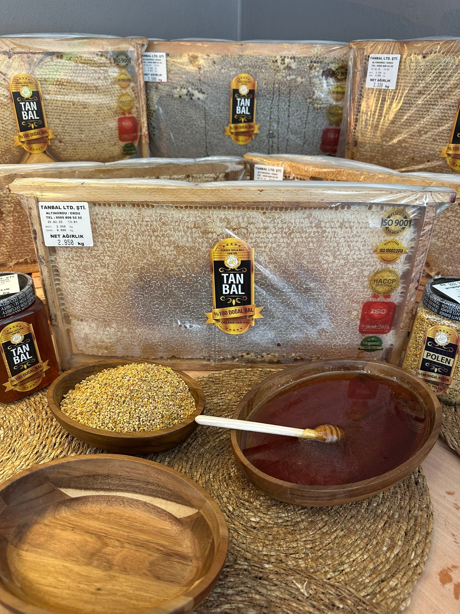 Tanbal Kırmızı Seri Orta Polenli Petekli Çerçeve Bal